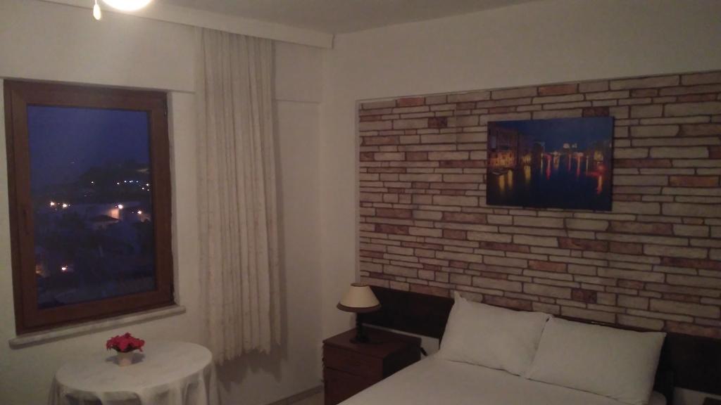Adali Guest House Bozcaada Exteriör bild